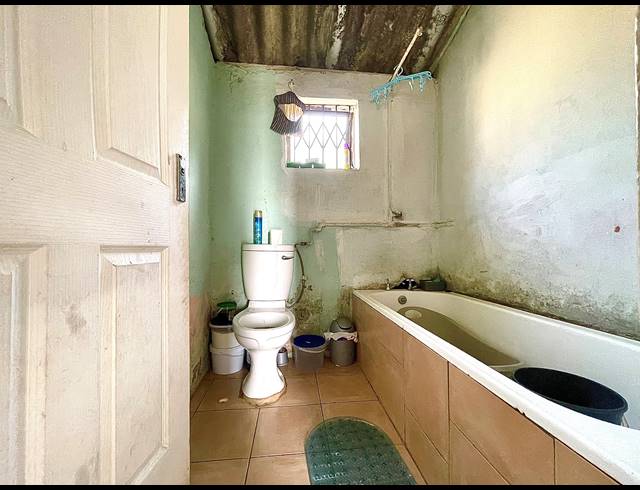 2 BEDROOM HOUSE FOR SALE IN UMLAZI U